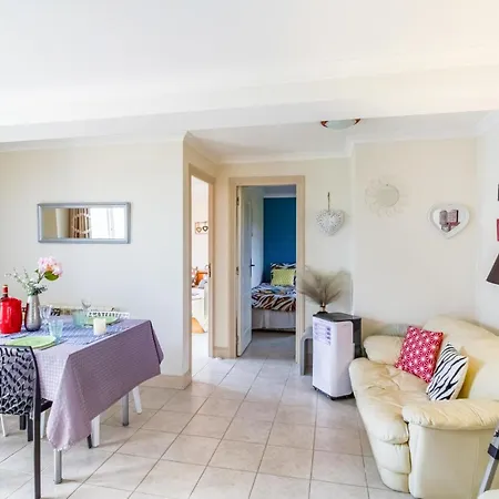 Holiday home Cozy In With Jacuzzi