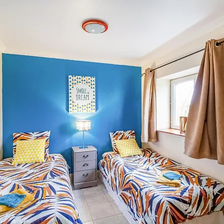Cozy In With Jacuzzi Holiday home *